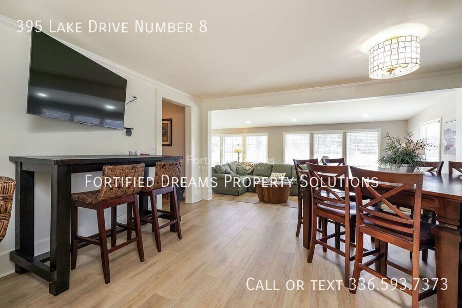 395 Lake Dr ## 8 - Photo 6 of 30