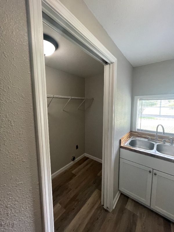 8724 Ocean Springs Rd #B - Photo 5 of 13