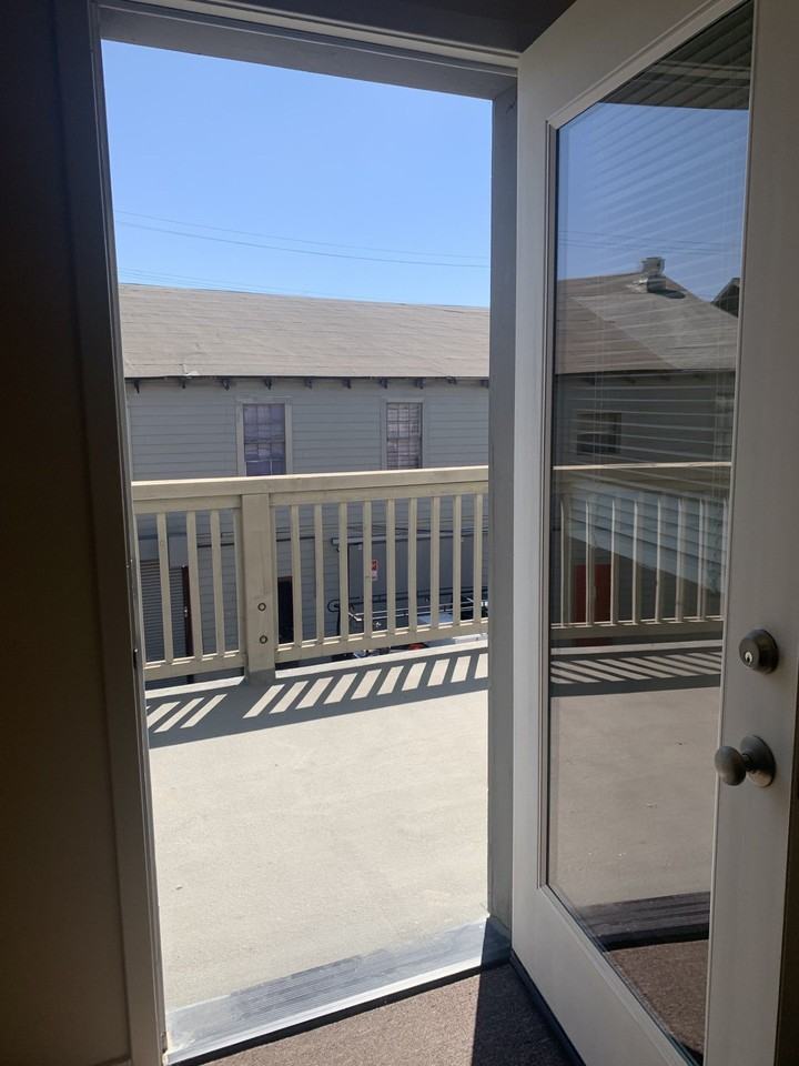499 Embarcadero - Photo 4 of 16