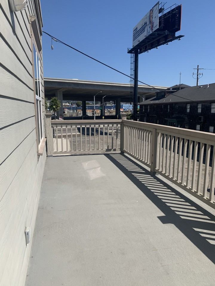 499 Embarcadero - Photo 5 of 16