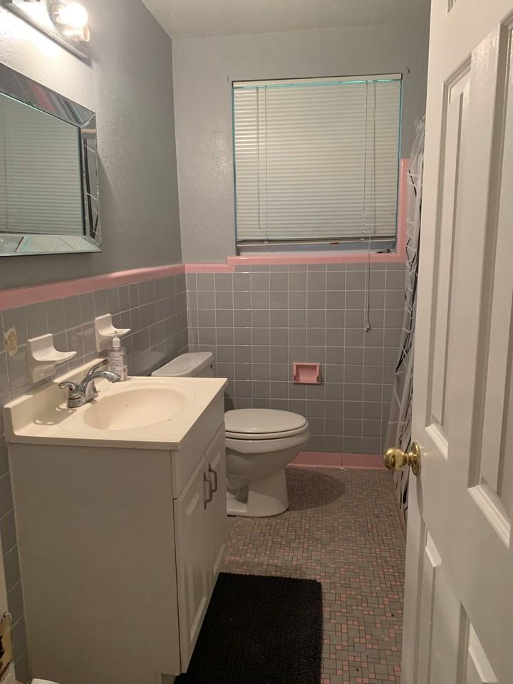 1169 W 28th St - Photo 3 of 6