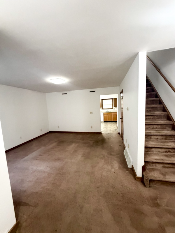 24 Vosburgh Rd - Photo 2 of 11