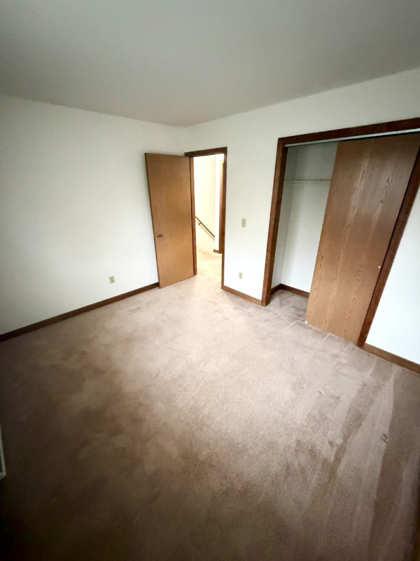 24 Vosburgh Rd - Photo 6 of 11