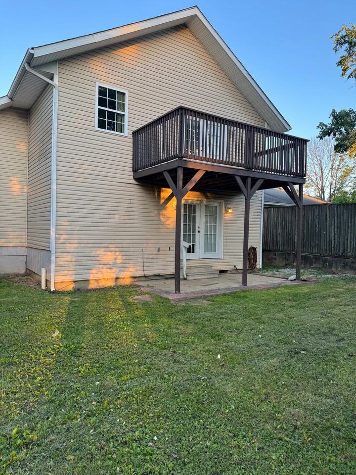 223 N Queens Ct - Photo 5 of 14