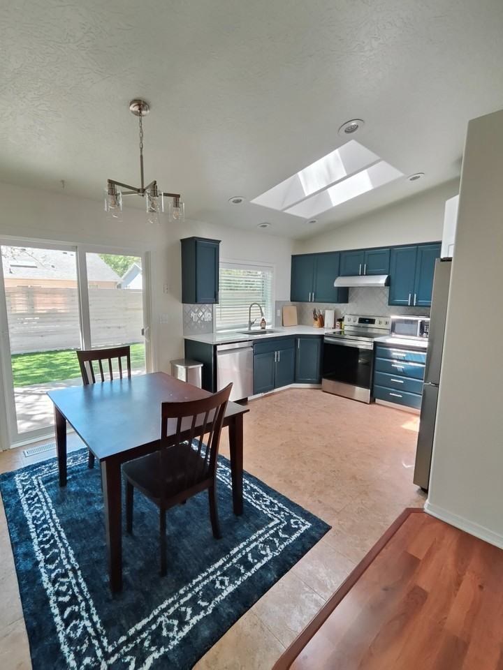 955 Pheasant Ct - Photo 3 of 18