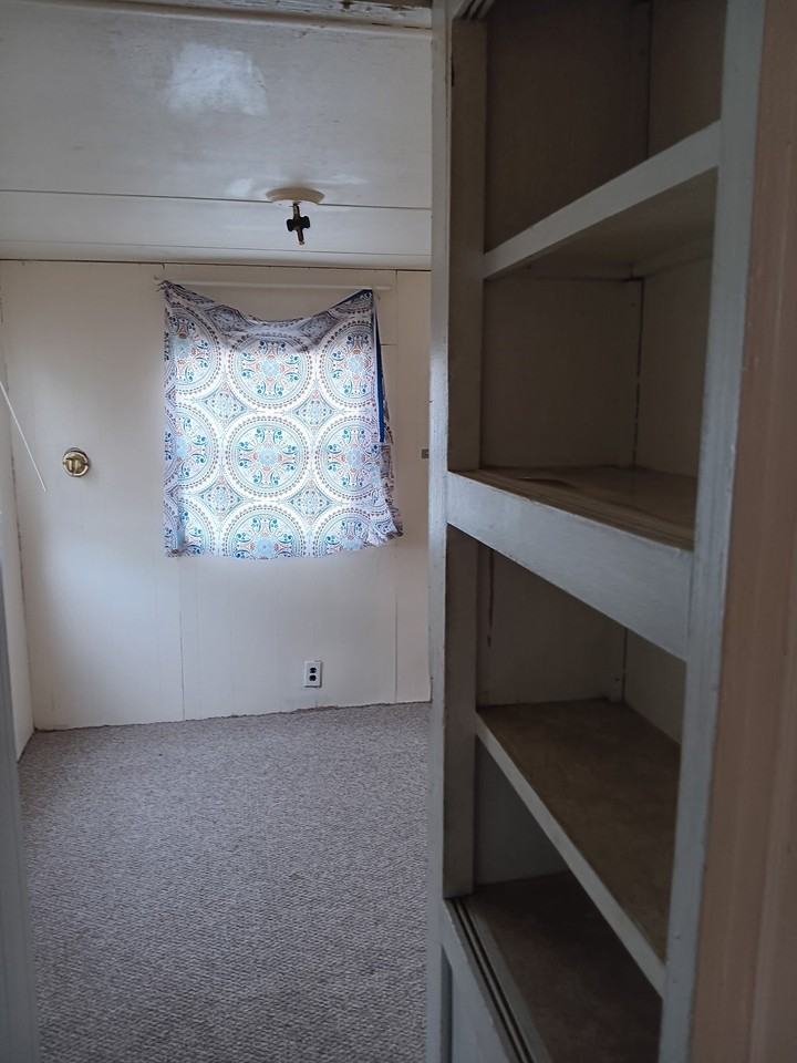 35270 Glenwood Rd - Photo 2 of 5