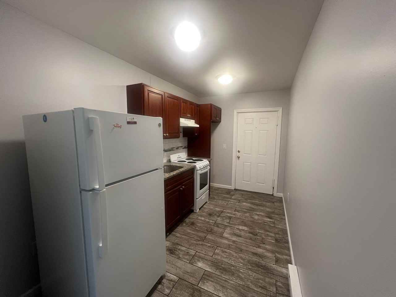 6 Pomona Ave #DD - Photo 2 of 7