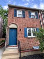 featured image of 712 Woodlawn Ave