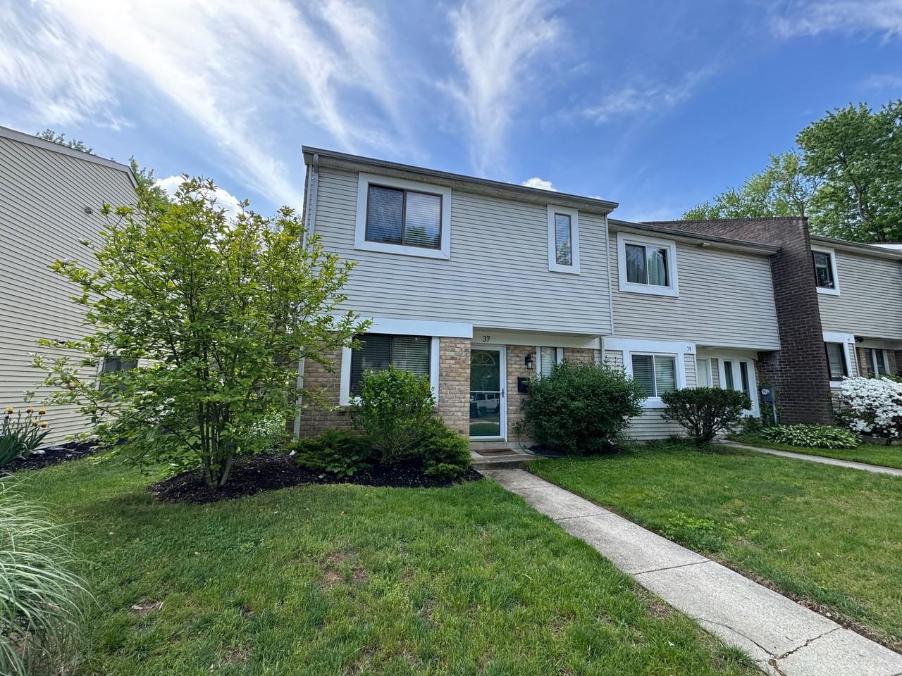 37 Rockwell Ct - Photo 2 of 20