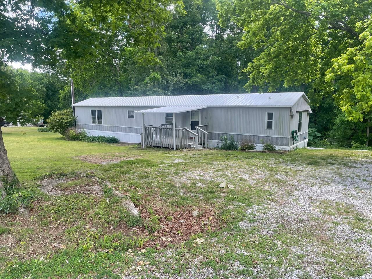 5576 Hargrove Rd - Photo 2 of 20