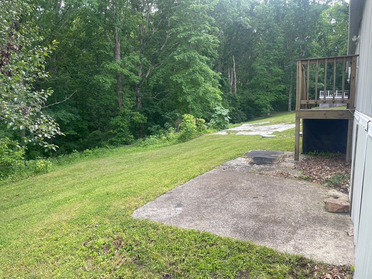 5576 Hargrove Rd - Photo 3 of 20