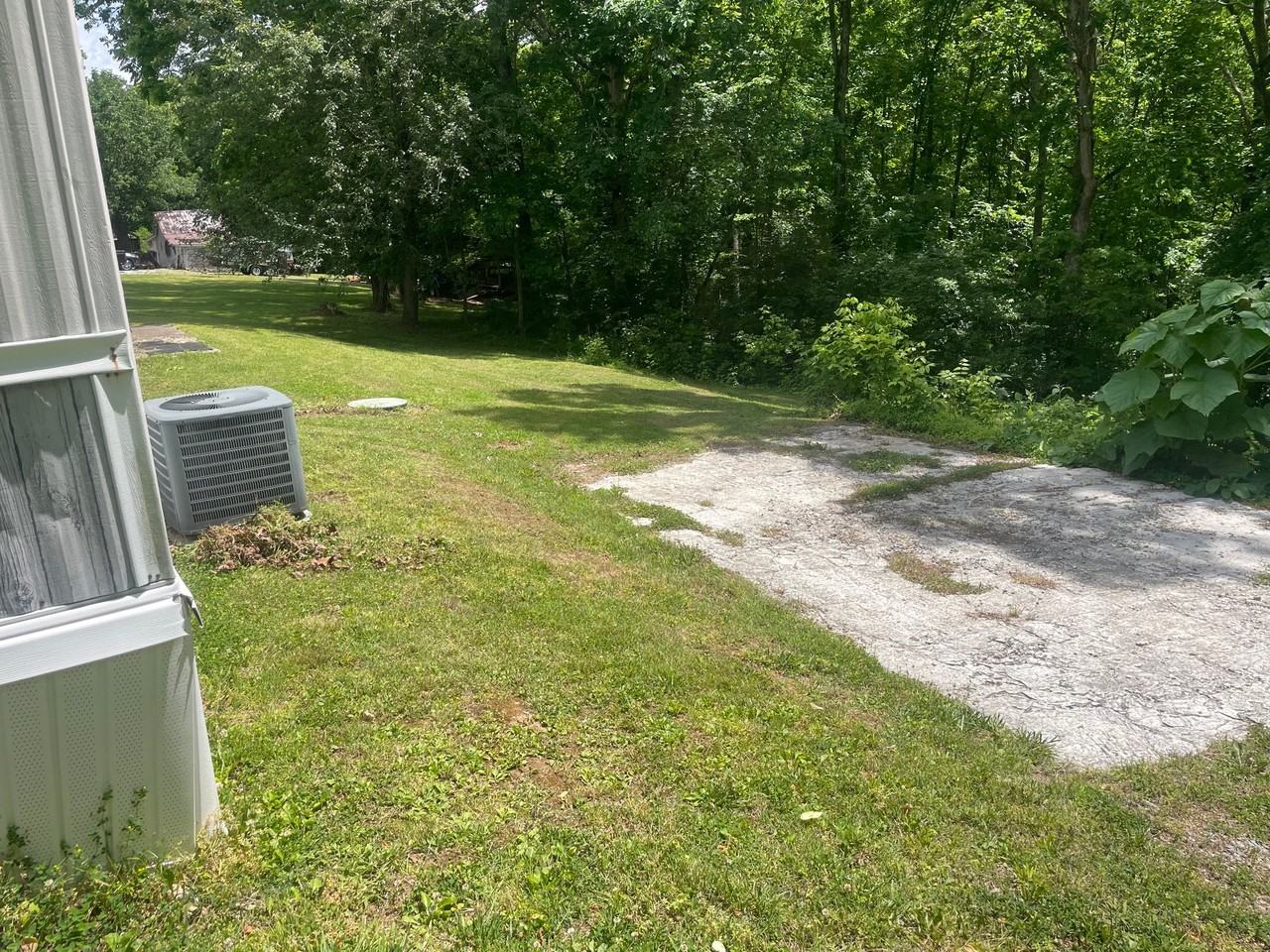 5576 Hargrove Rd - Photo 4 of 20