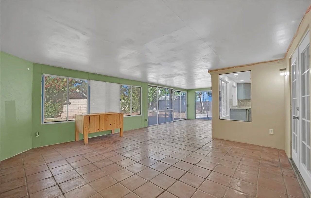5620 Indian Ridge Dr - Photo 3 of 19