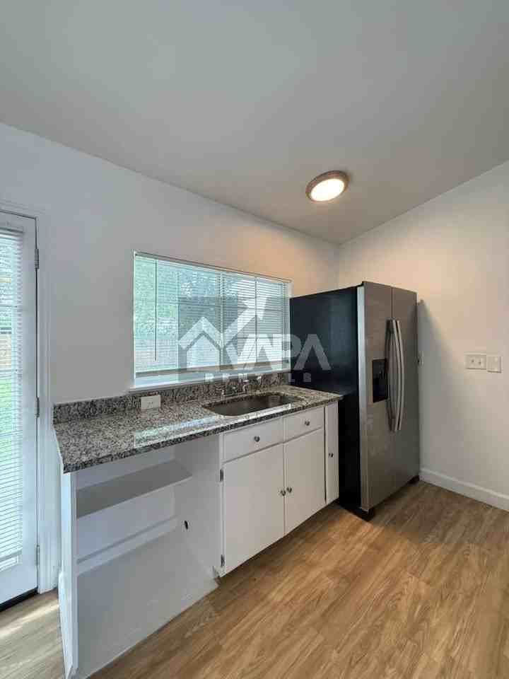 7210 Glen Cross - Photo 4 of 22
