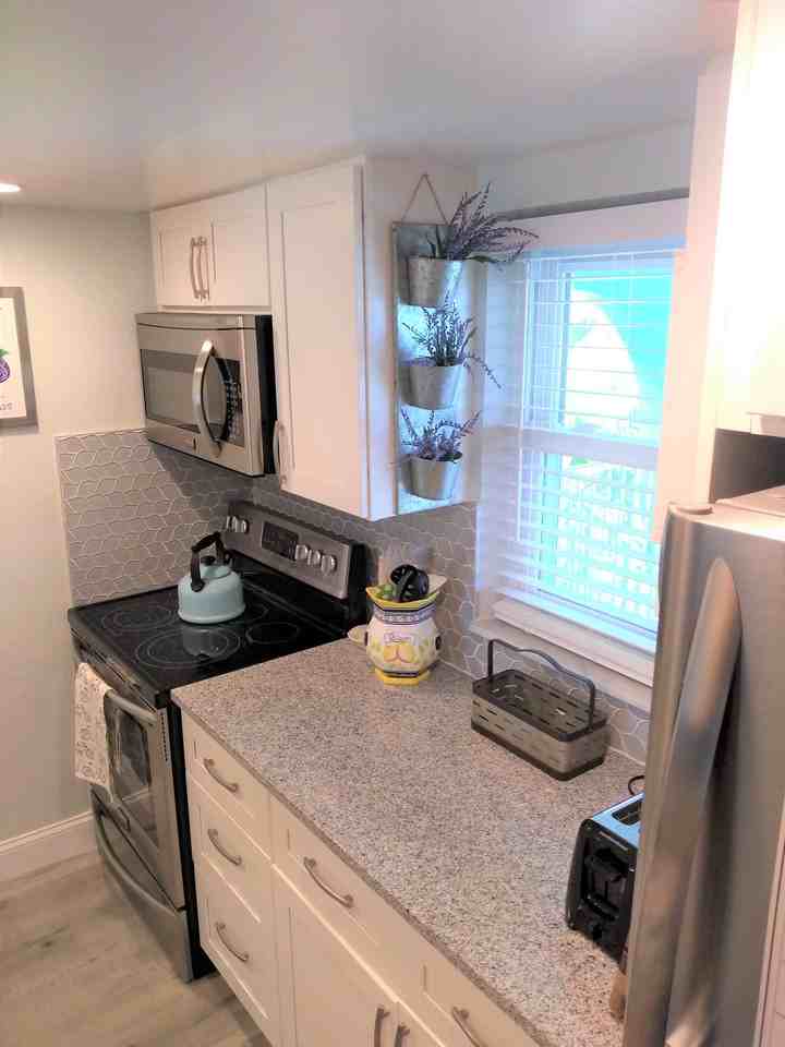464 Noerh Paula Drive #305 - Photo 6 of 20