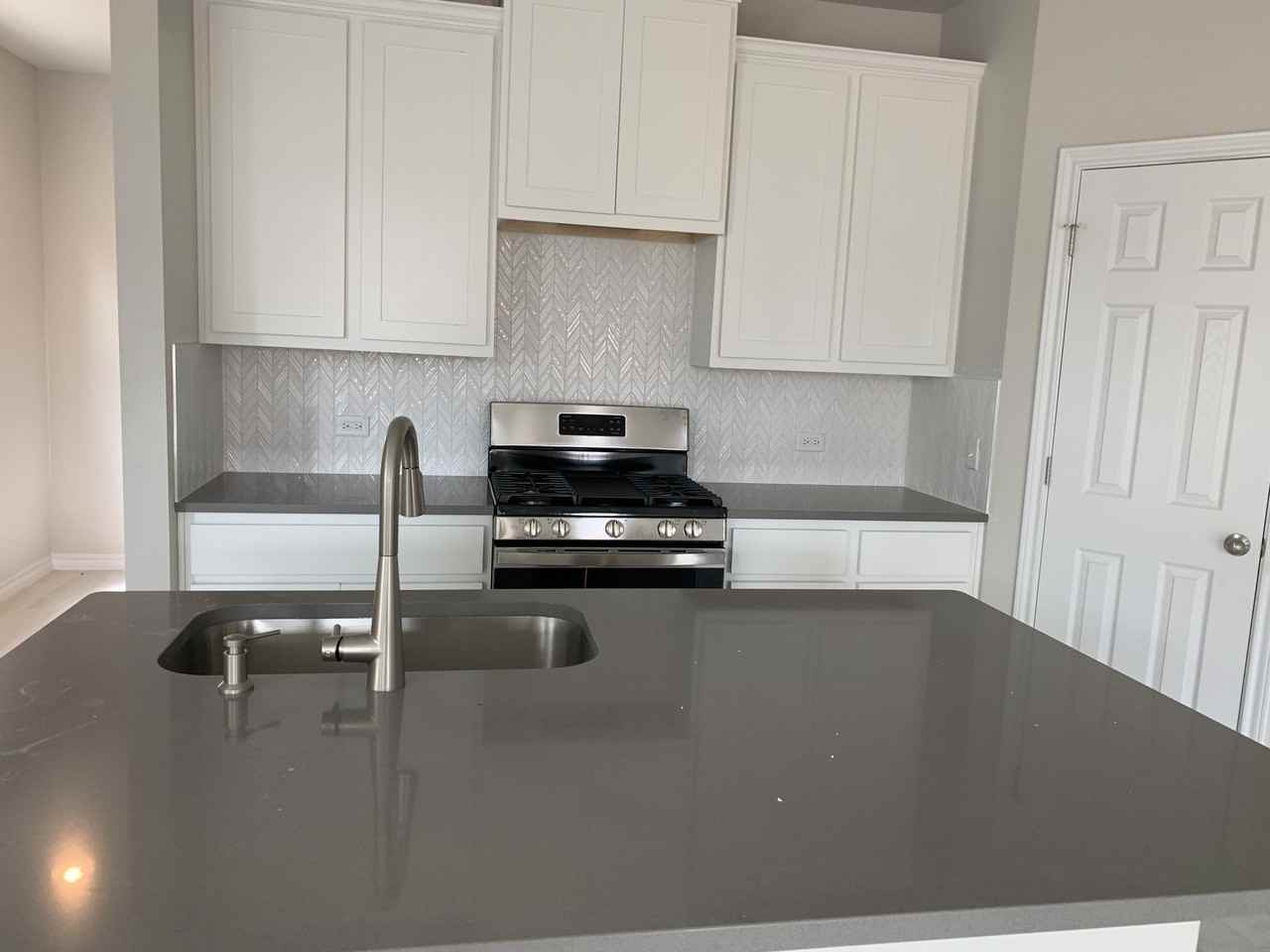 1607 Adobe Walls Way - Photo 4 of 11