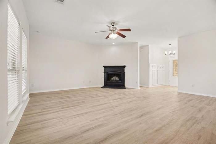 908 Lincoln Dr - Photo 4 of 15
