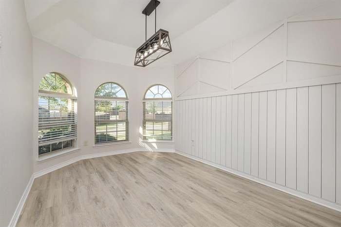 908 Lincoln Dr - Photo 6 of 15