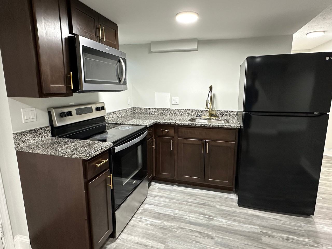 5511 Henderson Way - Photo 4 of 16
