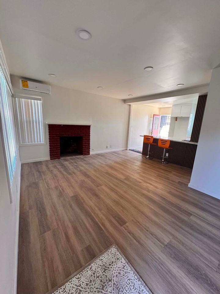 10 Asher St - Photo 3 of 11