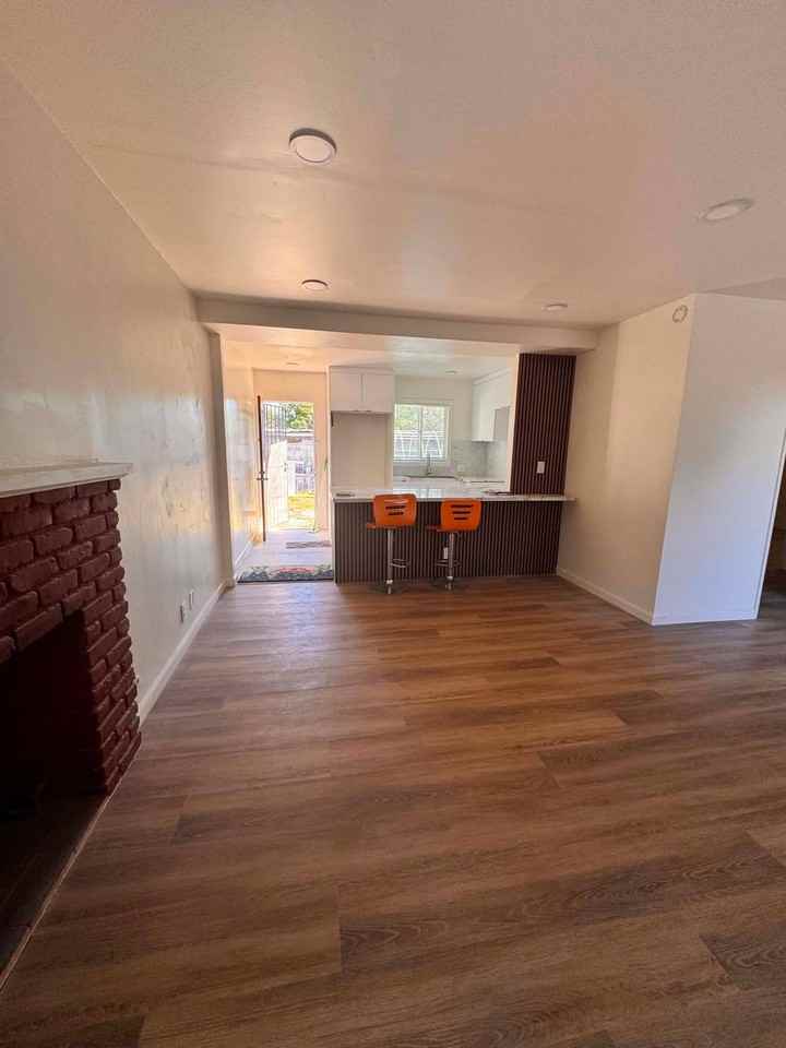 10 Asher St - Photo 4 of 11