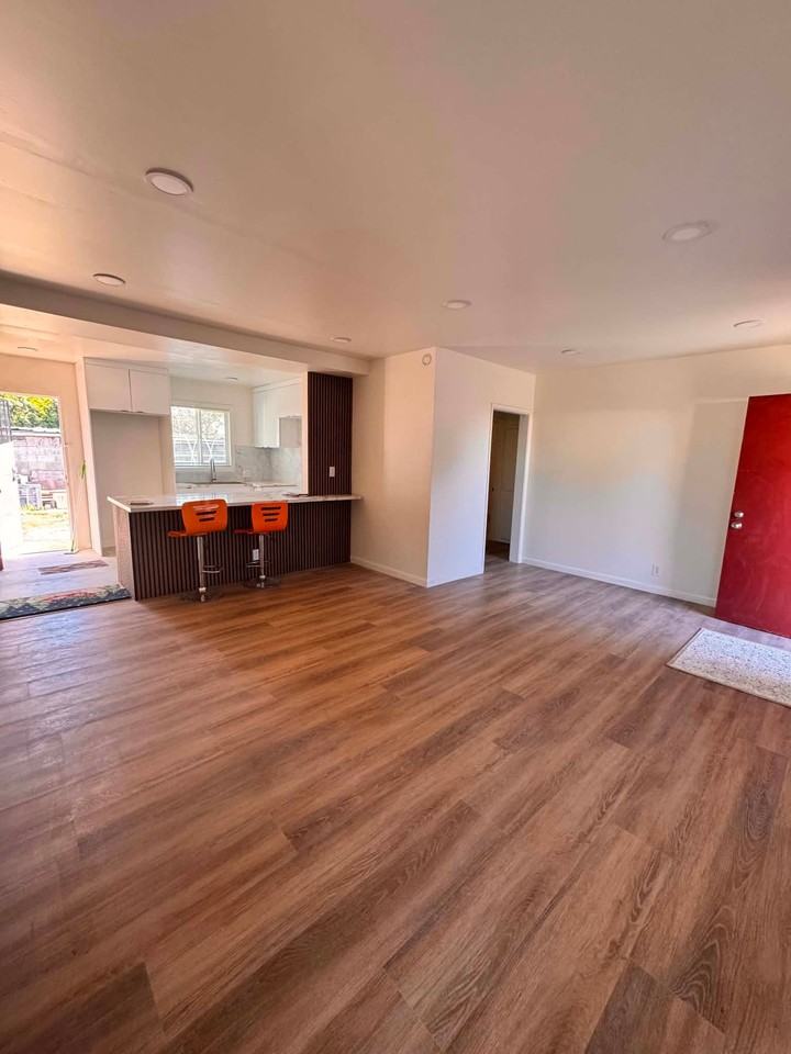 10 Asher St - Photo 5 of 11