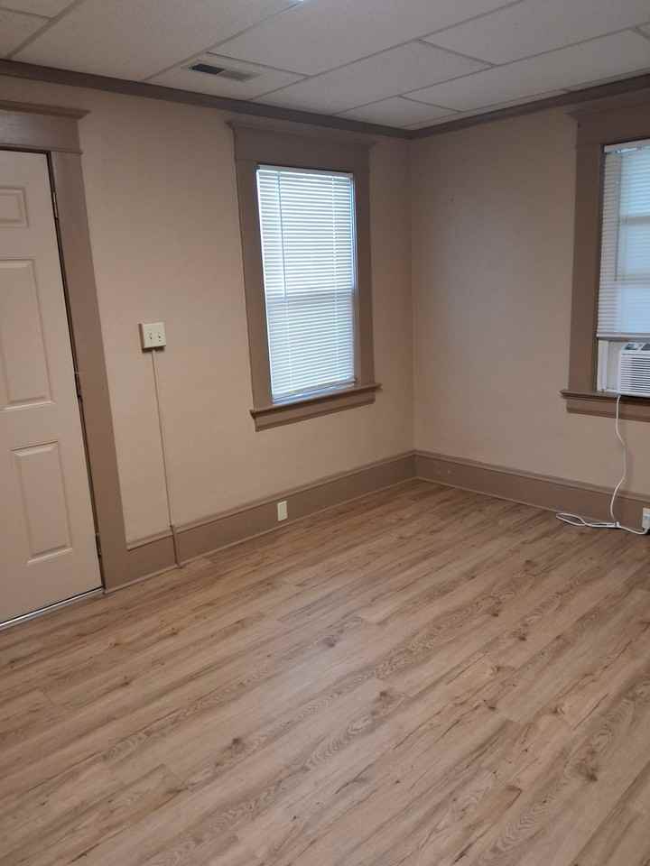 1018 E St #3 - Photo 5 of 10