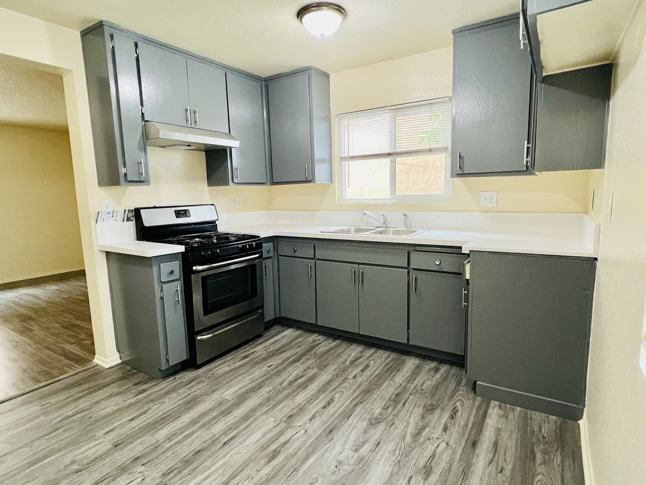 812 S Taylor Ave #3 - Photo 6 of 12