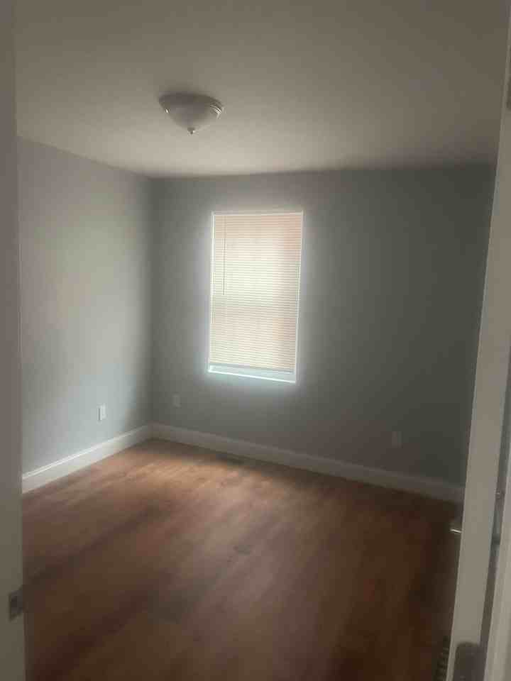 42 Ledge St #1 - Photo 5 of 18