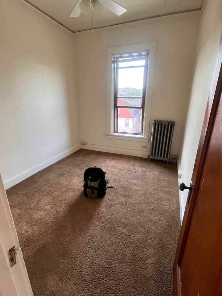 408 N Henry St - Photo 4 of 12