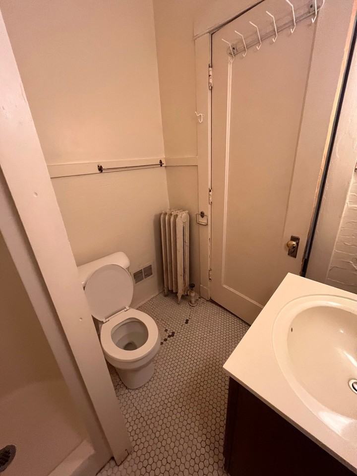 408 N Henry St - Photo 7 of 12