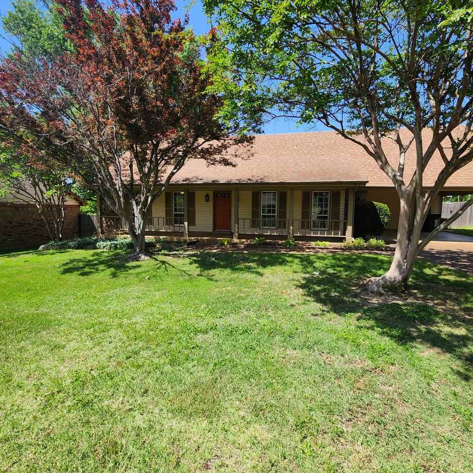 6076 N Shallowhill Dr - Photo 2 of 2