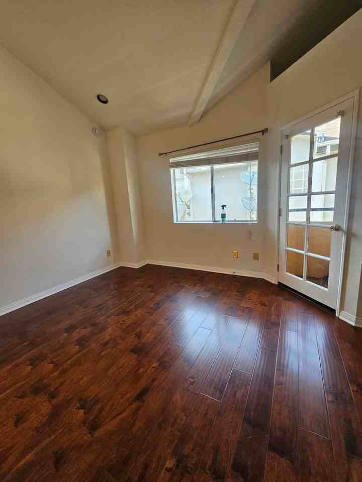 219 N Adams St #2 - Photo 3 of 8