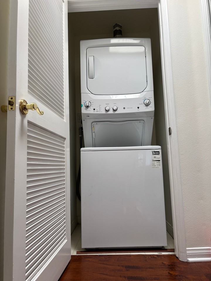 219 N Adams St #2 - Photo 6 of 8