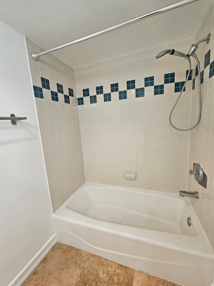 219 N Adams St #2 - Photo 7 of 8