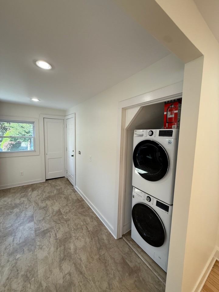 96 W Main St #1 - Photo 4 of 20