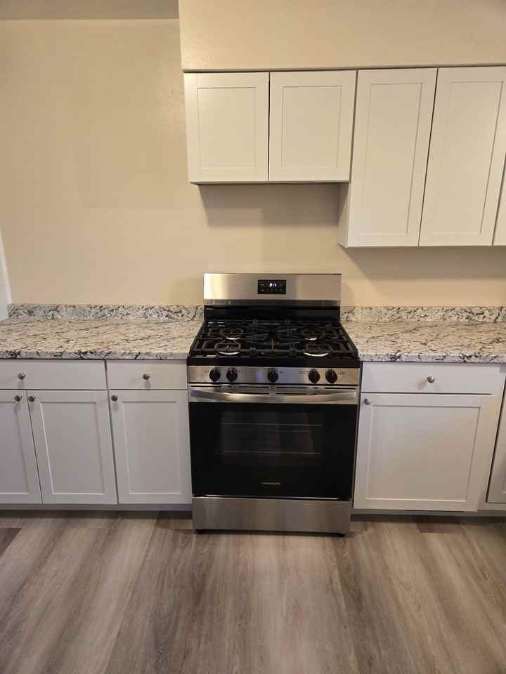 1423 Creighton Ave #1 - Photo 4 of 16