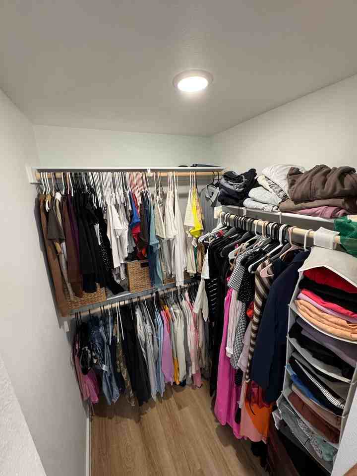 690 Kendra St - Photo 6 of 17
