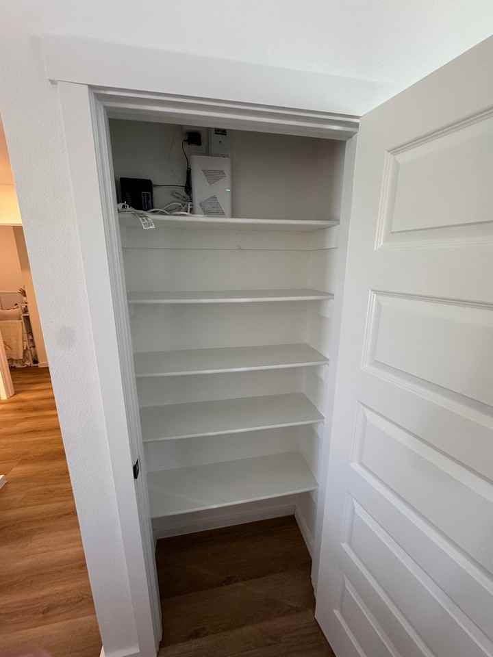 690 Kendra St - Photo 7 of 17