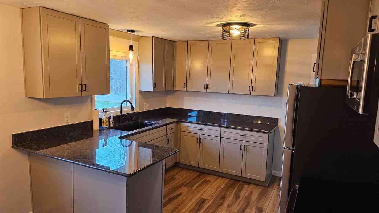 N1817 Greenville Dr - Photo 3 of 20