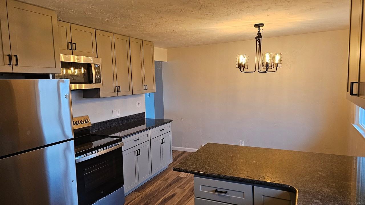 N1817 Greenville Dr - Photo 4 of 20