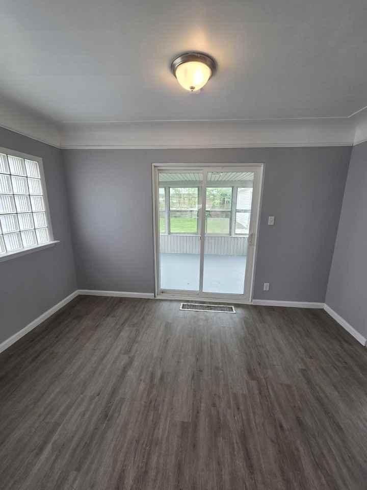 2428 Norbert St - Photo 4 of 12