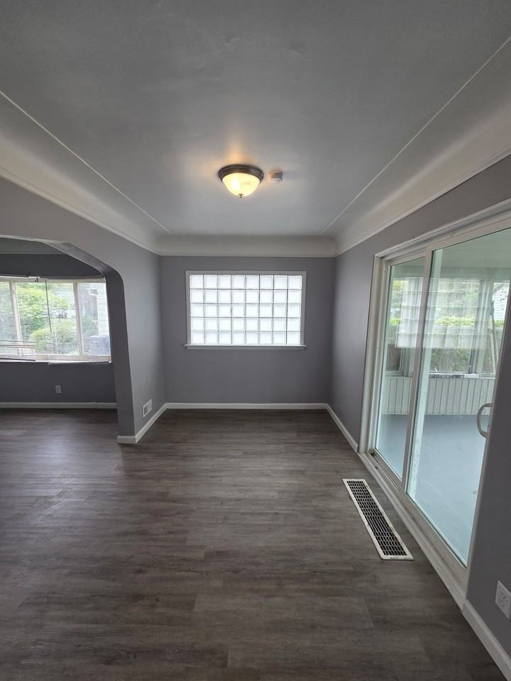 2428 Norbert St - Photo 5 of 12