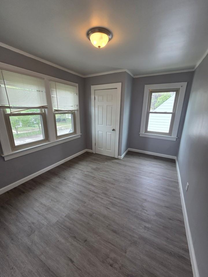 2428 Norbert St - Photo 7 of 12