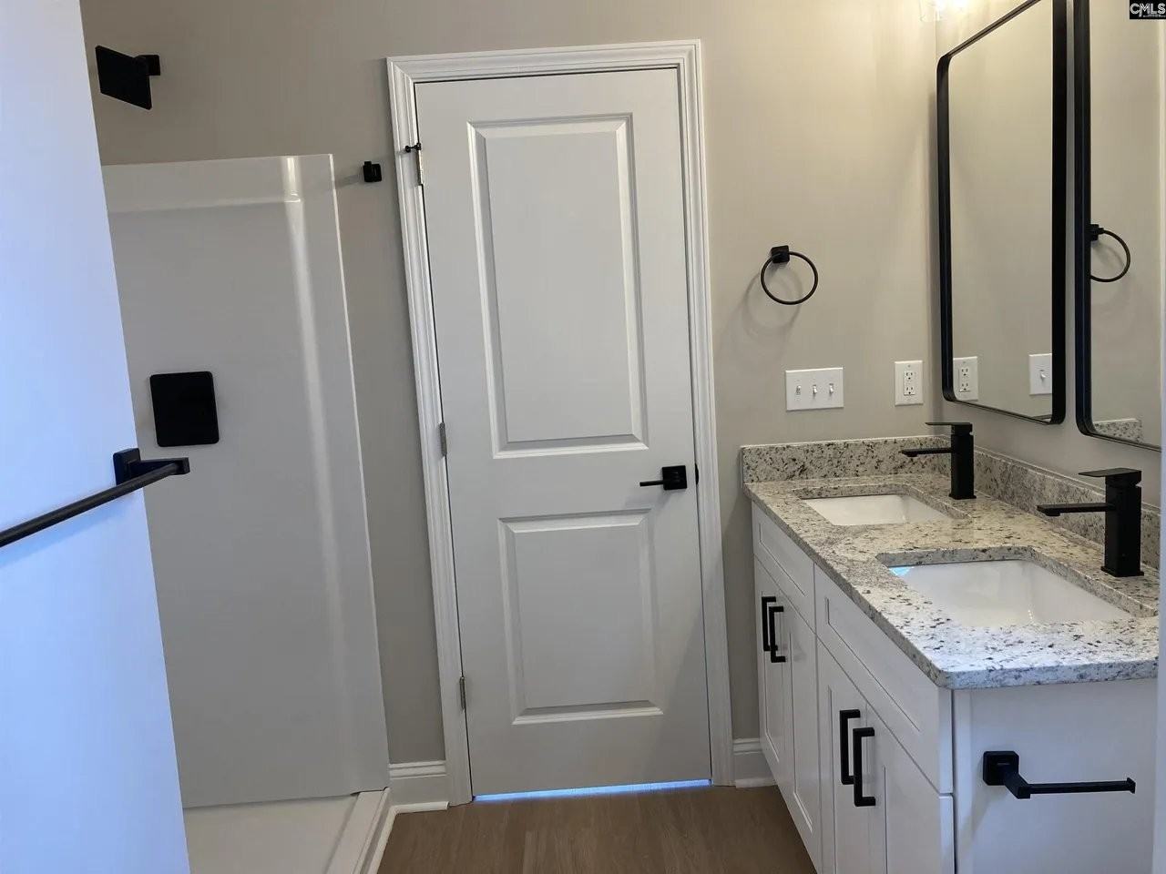 320 Charwood Dr - Photo 6 of 8