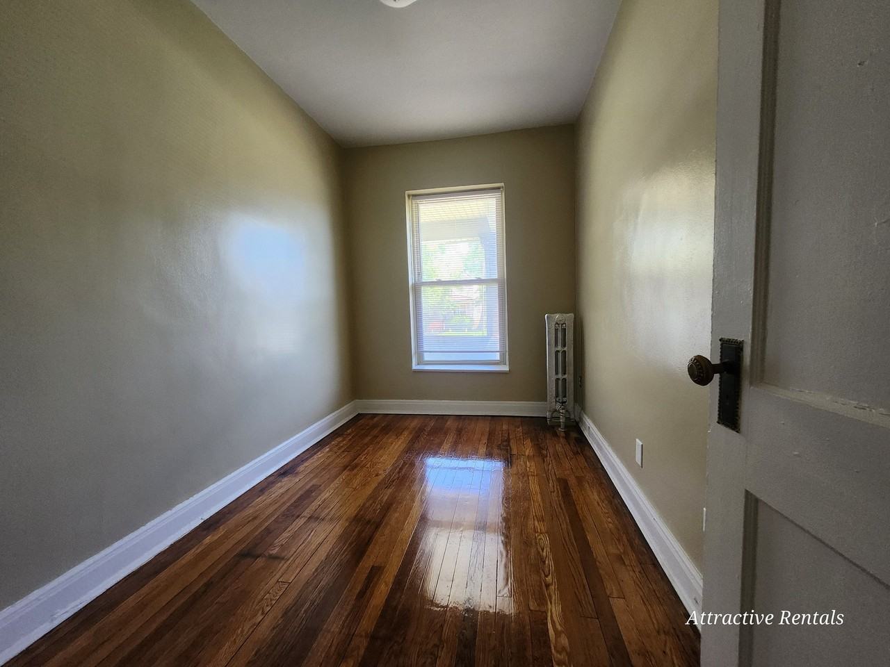 152 N Menard Ave #1 - Photo 3 of 16