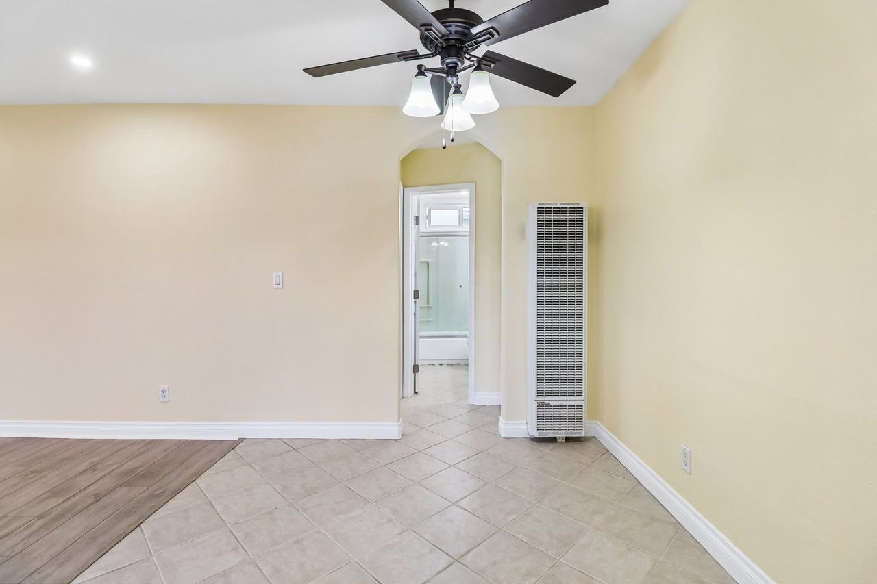 4050 46th St #16 - Photo 6 of 17