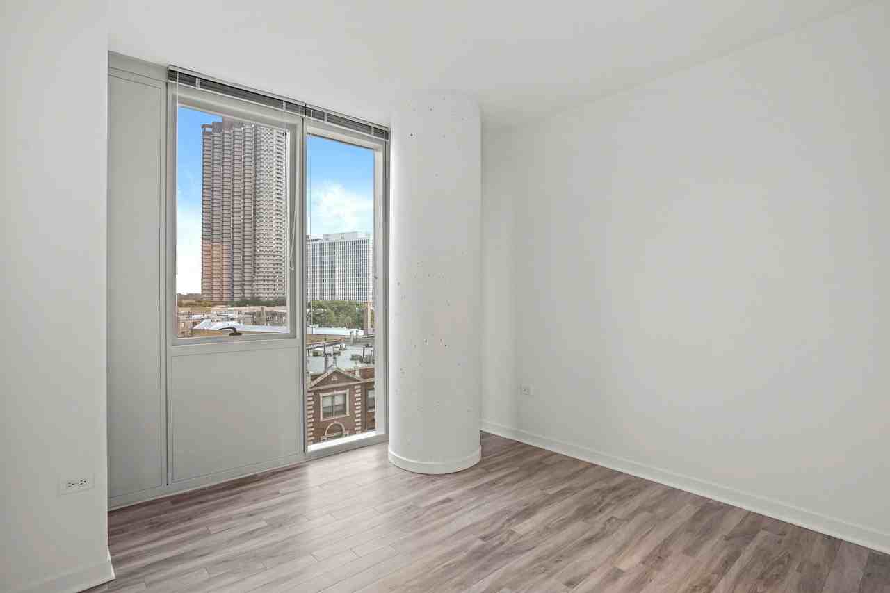 3752 N Halsted St - Photo 6 of 17