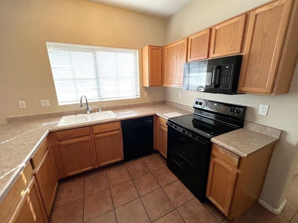 6345 W Hilton Ave - Photo 4 of 12