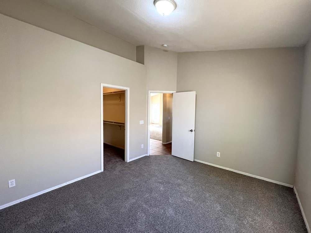 6345 W Hilton Ave - Photo 6 of 12